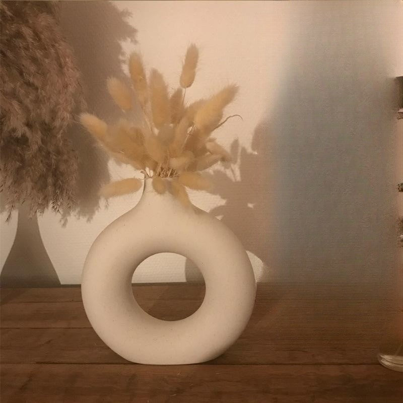 Nordic Donut Vaas – Scandinavisch Design Decoratief Kunstobject