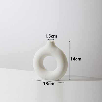 Nordic Donut Vaas – Scandinavisch Design Decoratief Kunstobject