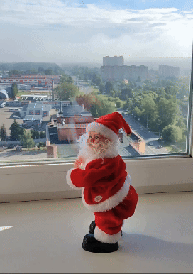 Muzikale Klimmende Kerstman aan Touw – Zingende Santa Kerstdecoratie  – Maison Mood