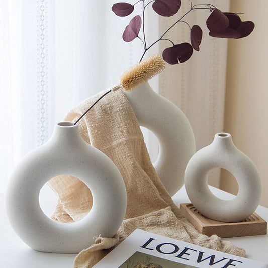 Nordic Donut Vaas – Scandinavisch Design Decoratief Kunstobject